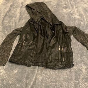 Black jacket fake leather middle with zippers